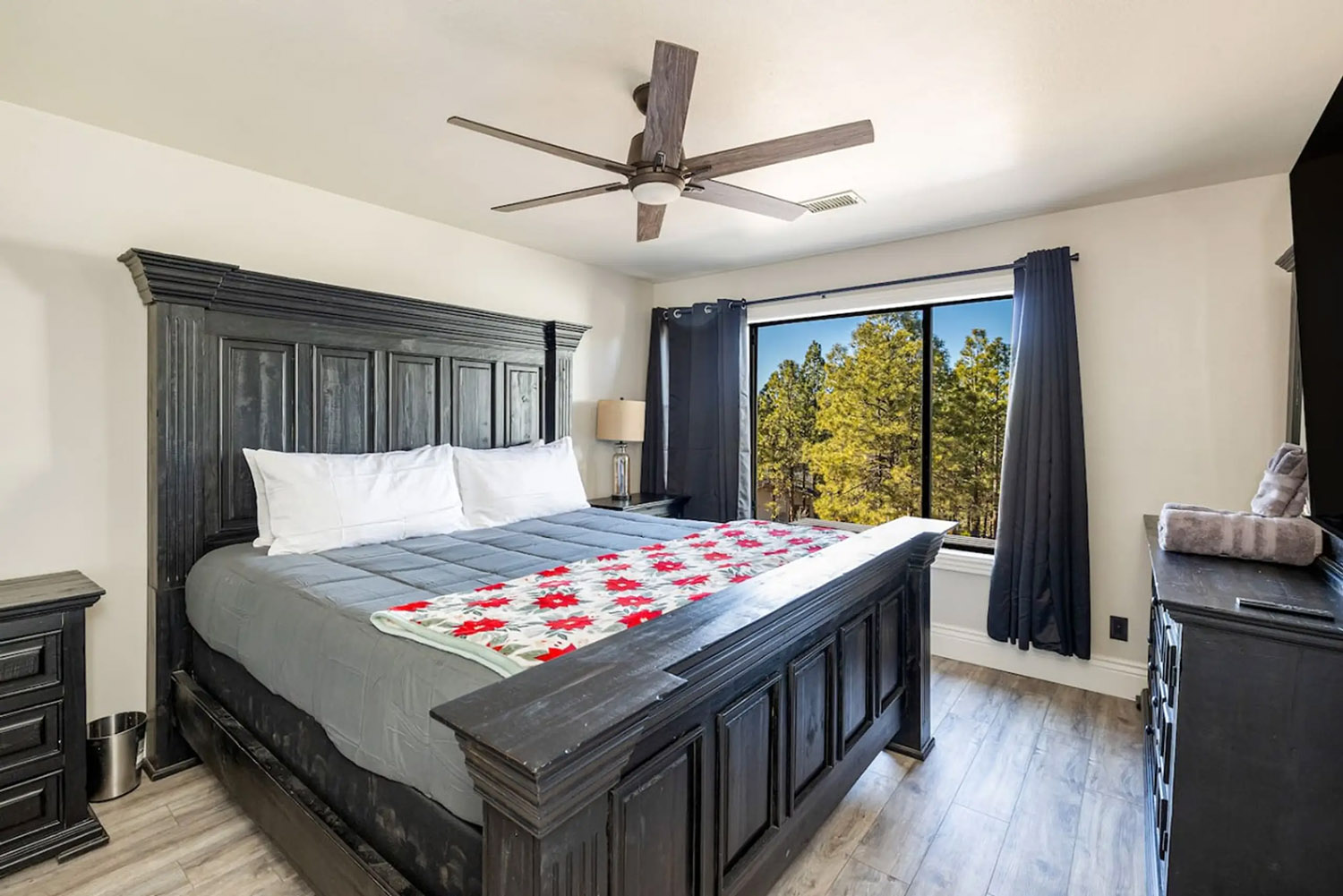 The Big Deck Spacious - Pickleball - Game Room - Vacation Rental in Flagstaff, Arizona