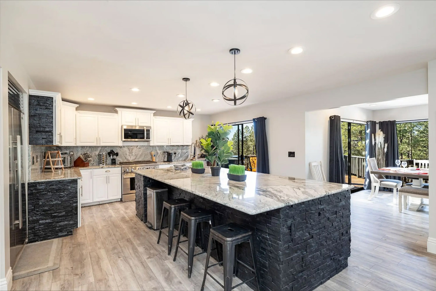 The Big Deck Spacious - Pickleball - Game Room - Vacation Rental in Flagstaff, Arizona