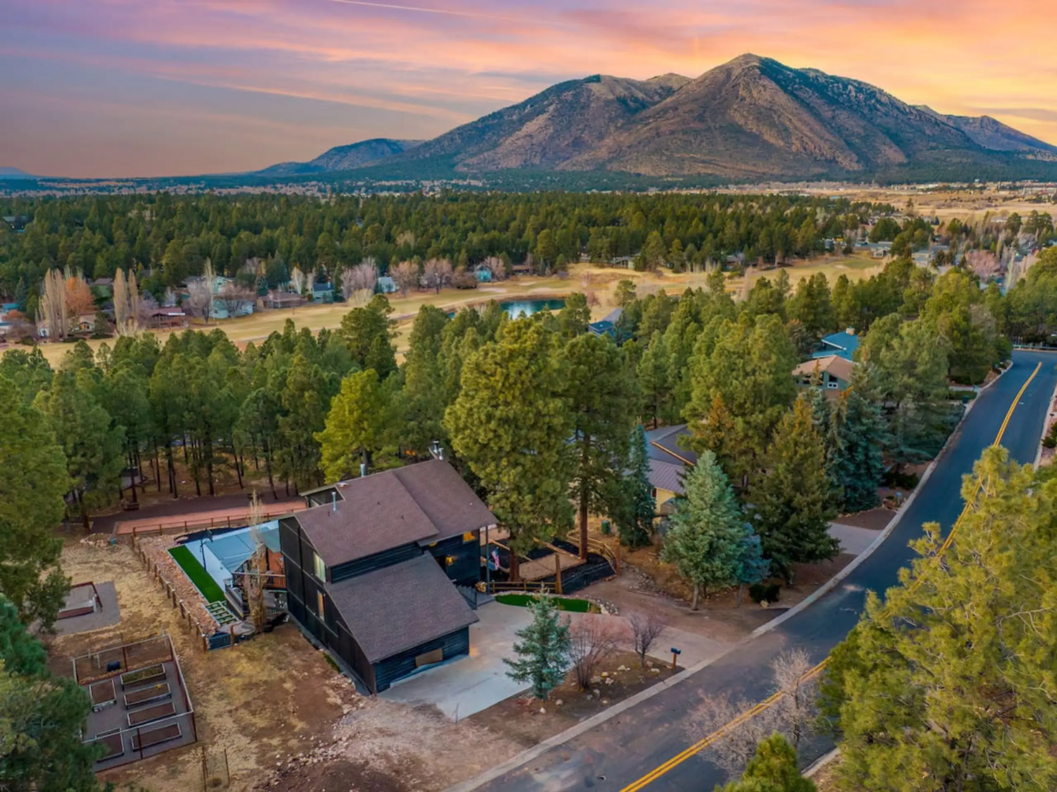 The Big Deck Spacious - Pickleball - Game Room - Vacation Rental in Flagstaff, Arizona
